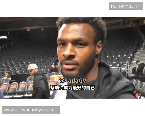 魅力四射的性感名媛Anastasia现场助阵湖人布朗尼与格里芬纷纷为其打call