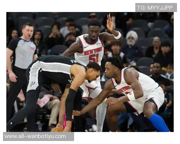 尚帕尼状态回暖全场表现出色14投8中三分命中率高达44砍下20分10板4助