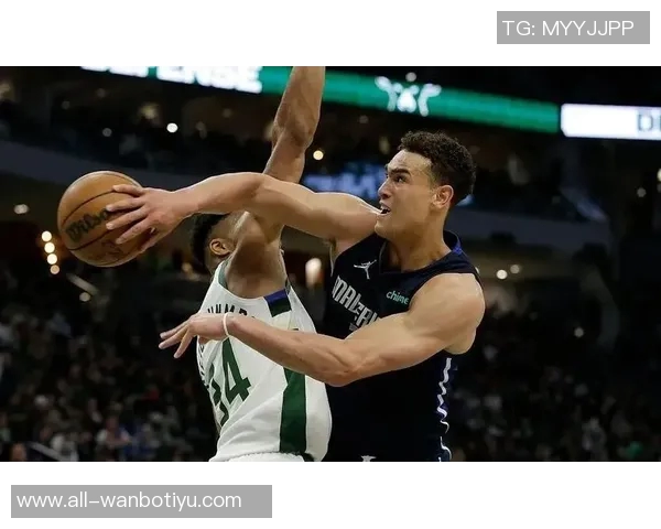 德怀特鲍威尔以身作则展现职业素养引领球队奋发向上